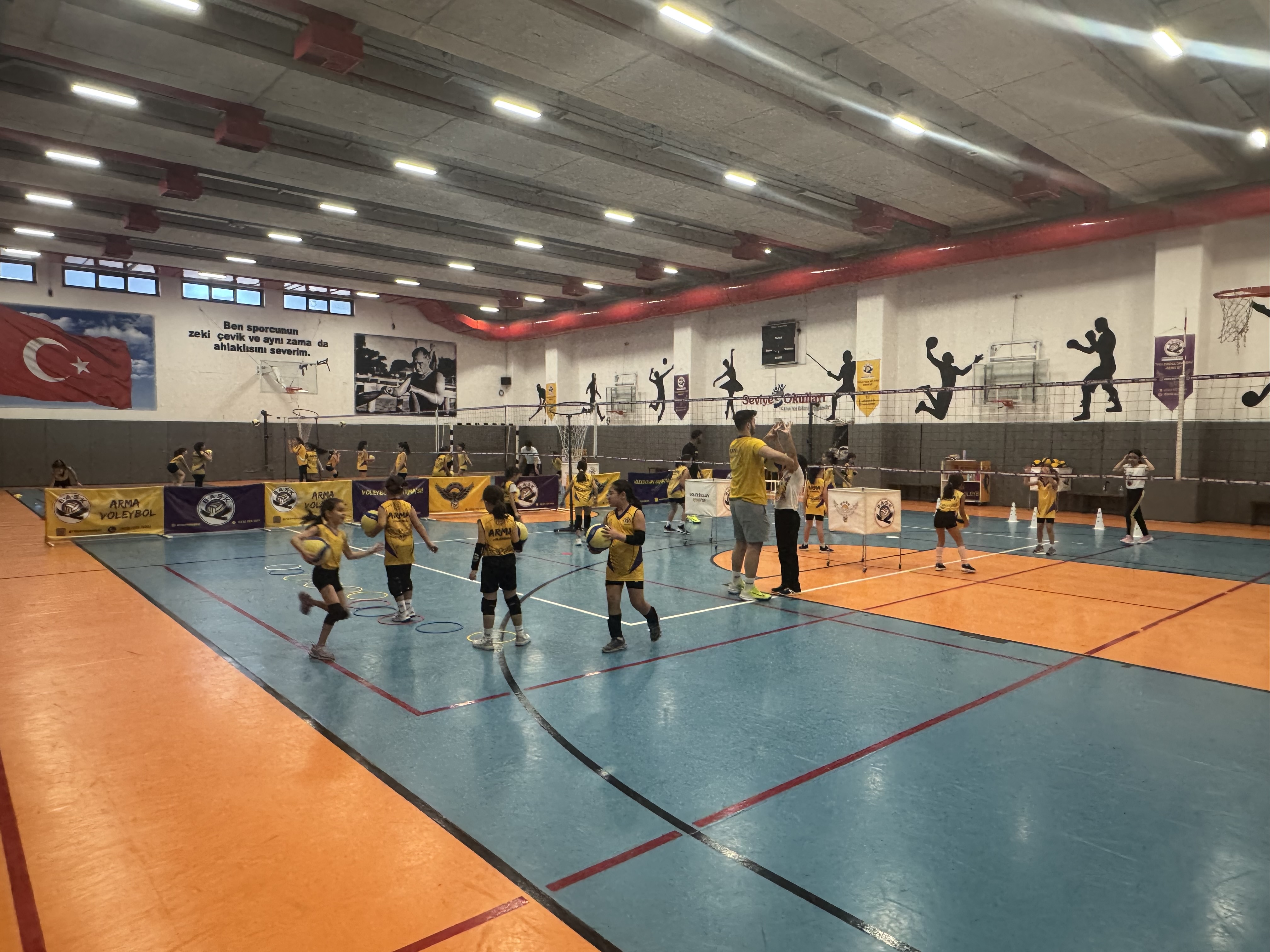 Çocuklar İçin Voleybolun Faydaları: Fiziksel ve Sosyal Gelişime Etkileri